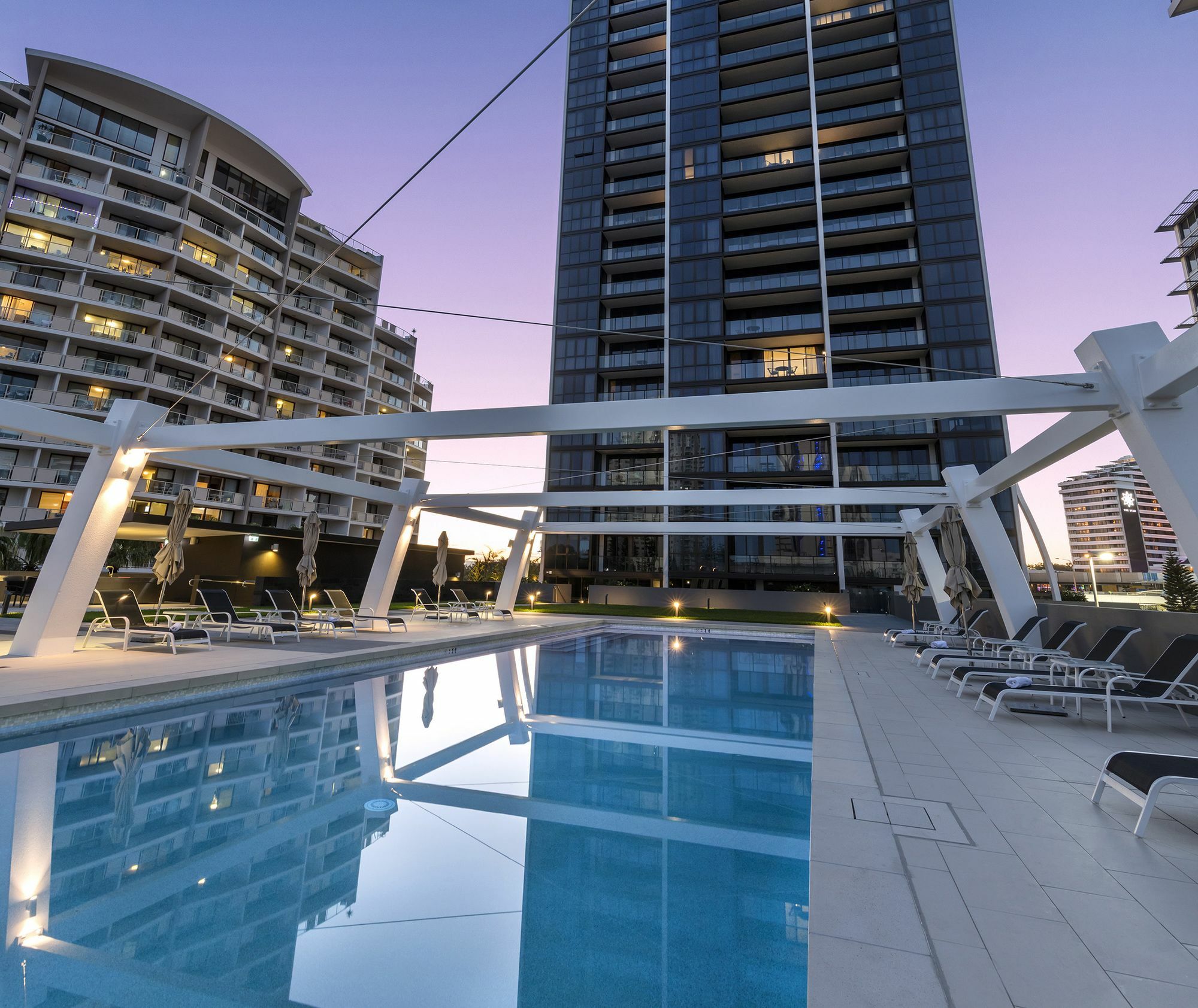 Avani Broadbeach Residences 4*